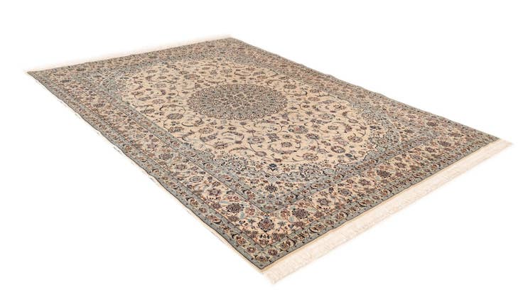 Detail image of 6' 11 x 9' 10 Nain Rug