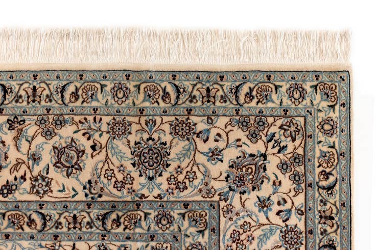Detail image of 6' 11 x 9' 10 Nain Rug