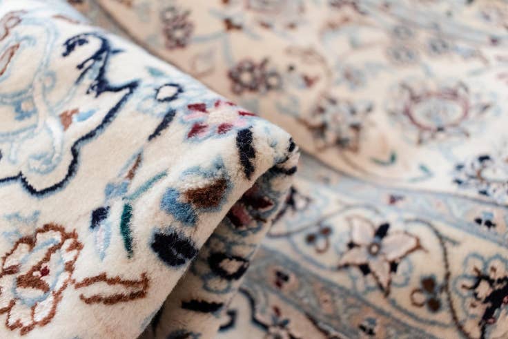 Detail image of 6' 11 x 9' 10 Nain Rug