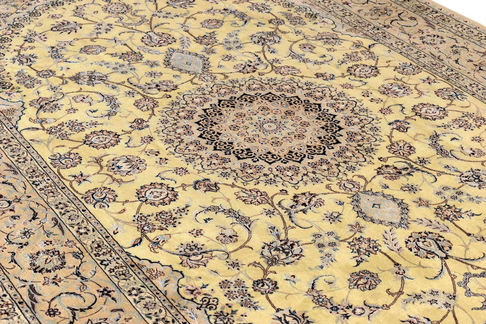 6' 5 x 9' 11 Nain Rug