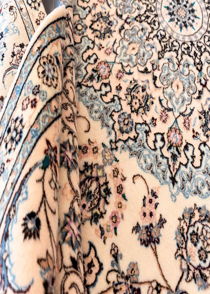 6' 8 x 10' 8 Nain Rug