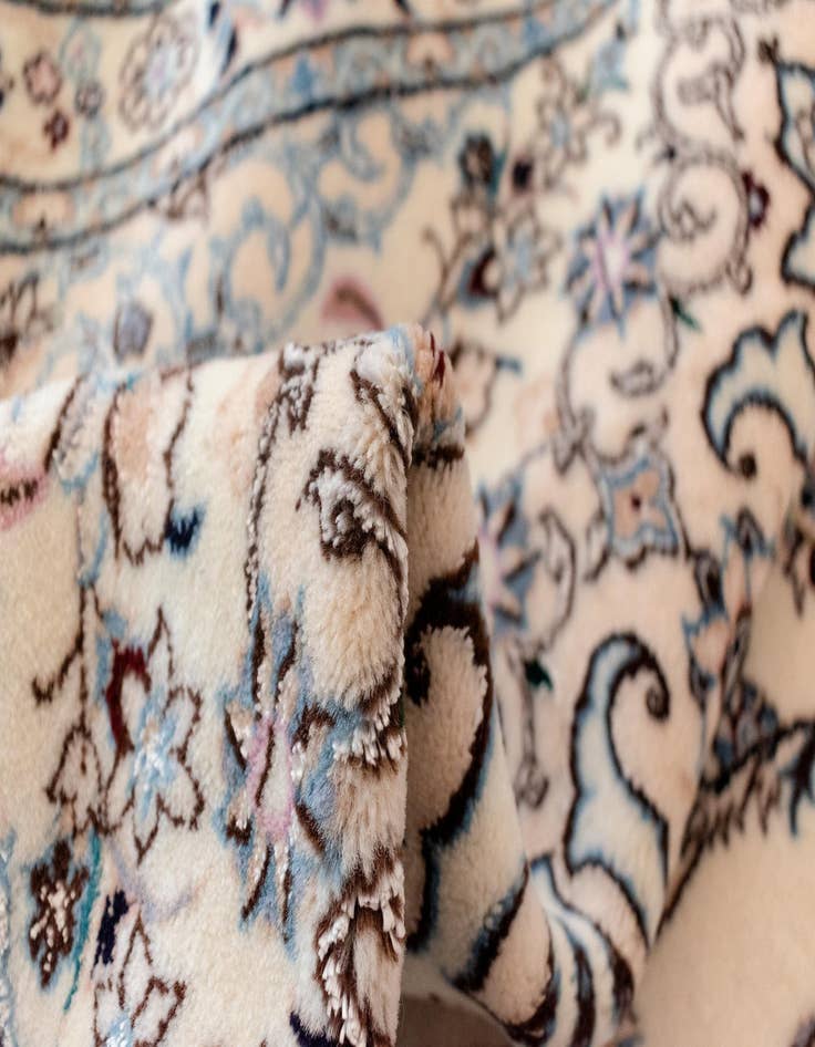 Detail image of 6' 8 x 10' 8 Nain Rug