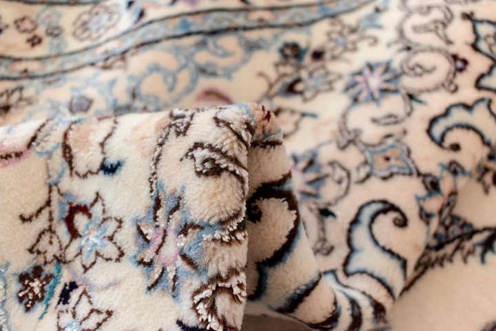 6' 8 x 10' 8 Nain Rug