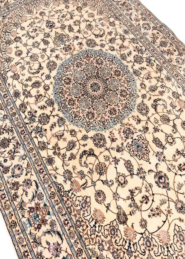 6' 8 x 10' 8 Nain Rug