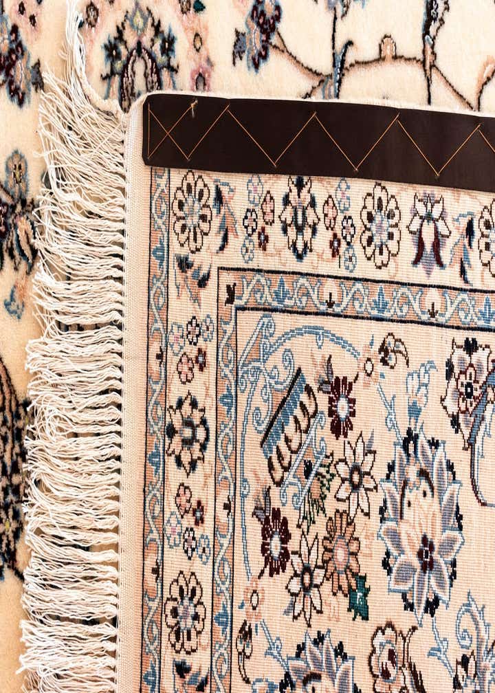 6' 8 x 10' 8 Nain Rug
