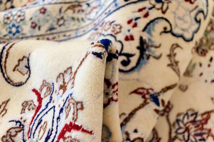 6' 8 x 10' Nain Rug
