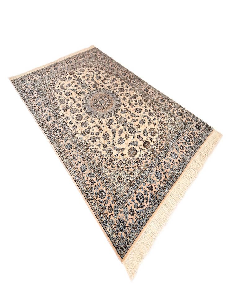 Detail image of 6' 7 x 9' 7 Nain Wool Rug