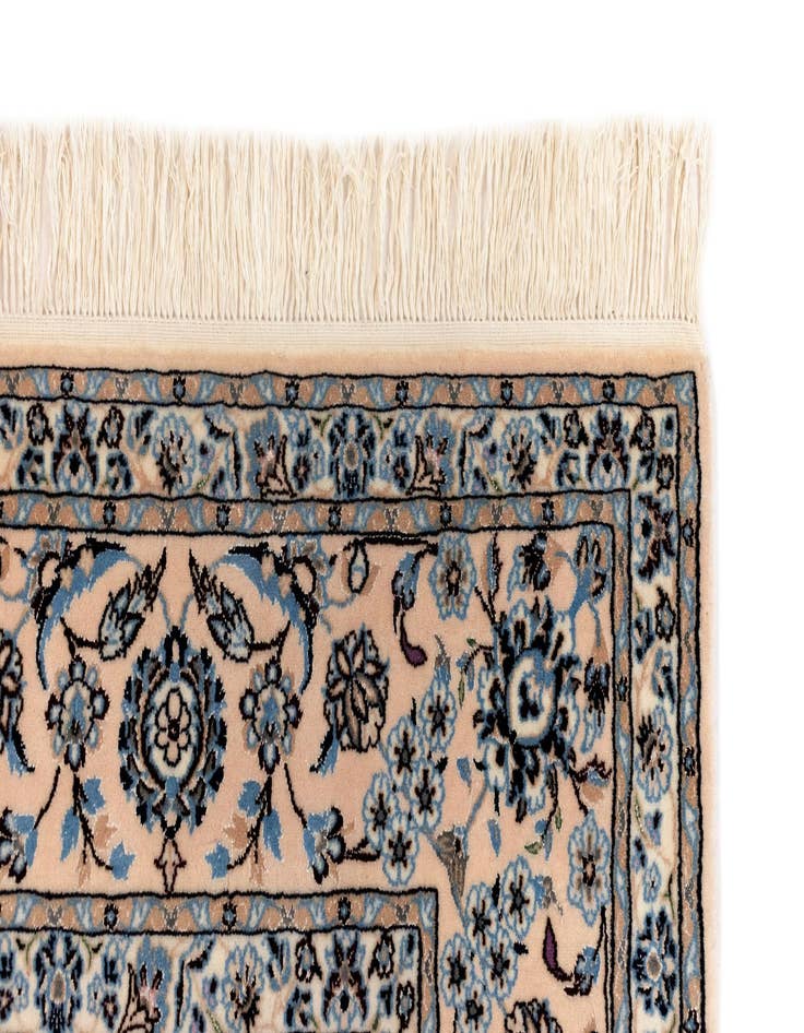 Detail image of 6' 7 x 9' 7 Nain Wool Rug