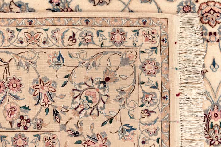 6' 10 x 10' 1 Nain Rug