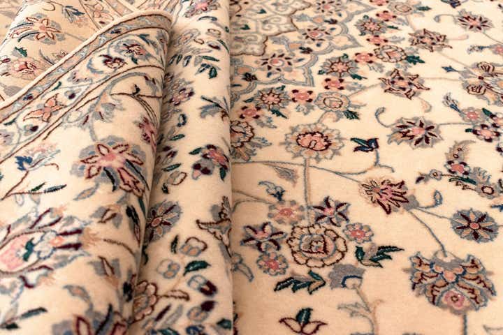 6' 10 x 10' 1 Nain Rug
