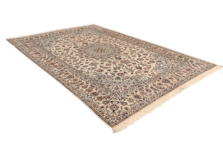 Detail image of 6' 10 x 10' 1 Nain Rug