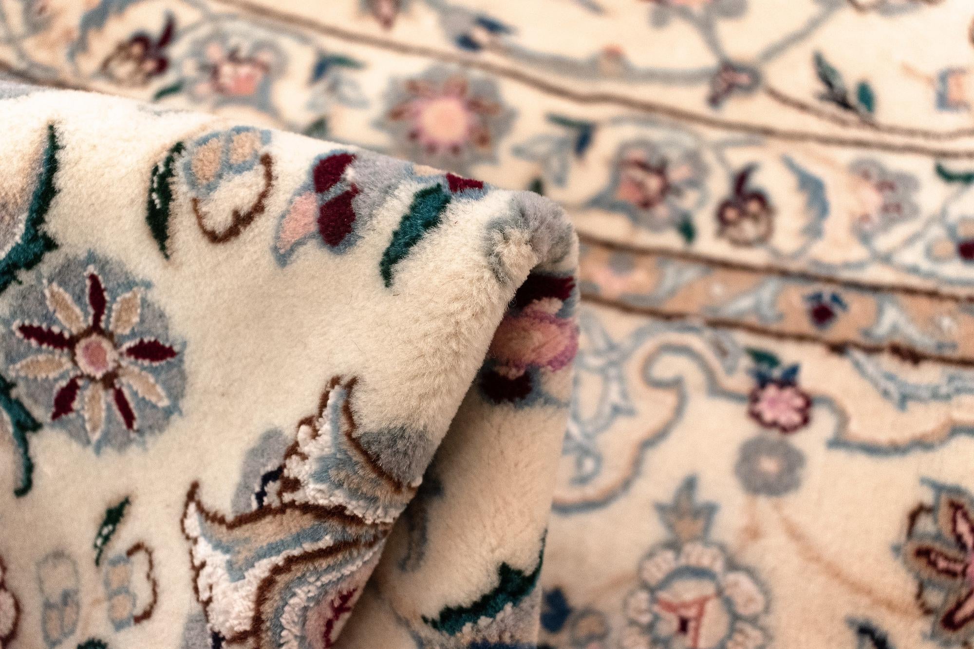 6' 10 x 10' 1 Nain Rug