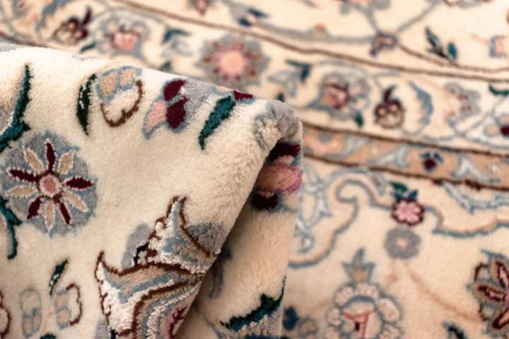 6' 10 x 10' 1 Nain Rug