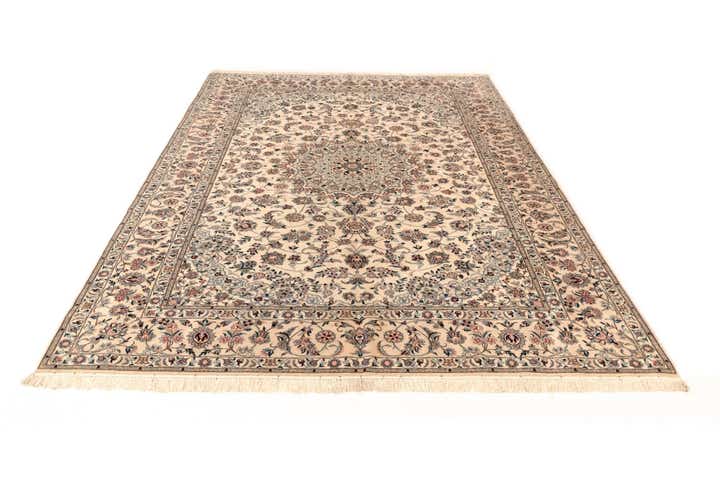 6' 10 x 10' 1 Nain Rug