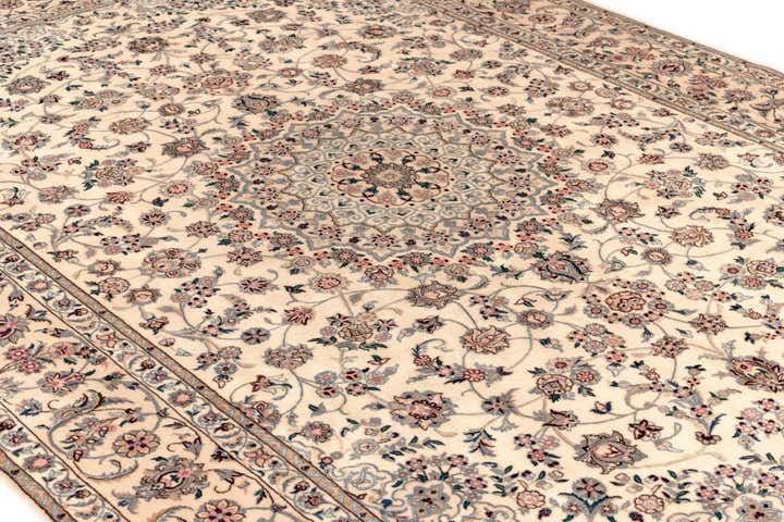 6' 10 x 10' 1 Nain Rug