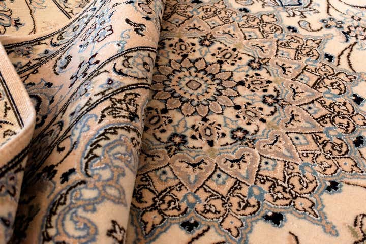 5' 9 x 8' 10 Nain Rug
