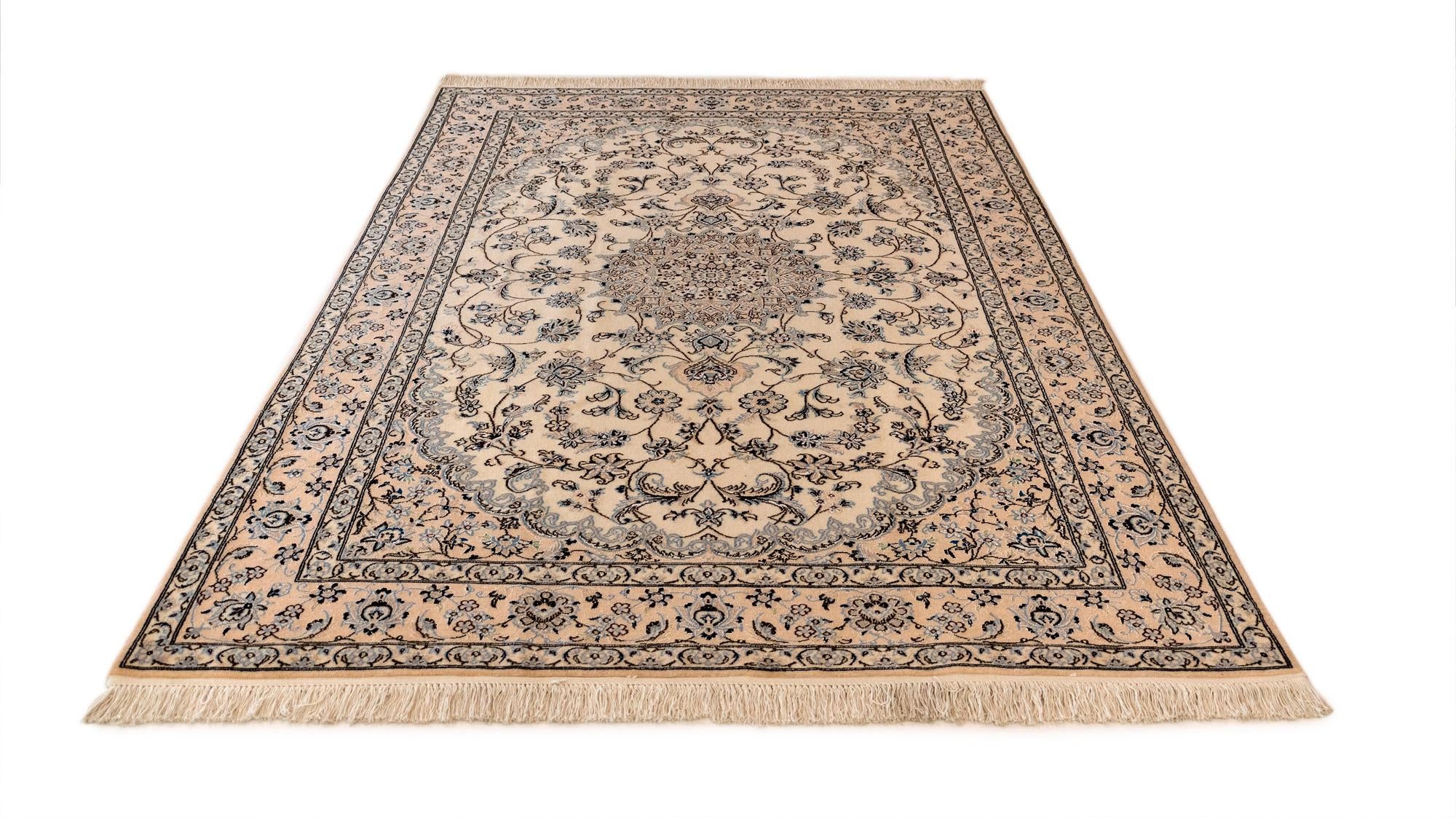 5' 9 x 8' 10 Nain Rug