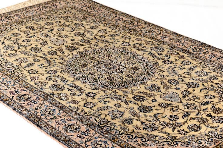 Detail image of 4' 6 x 7' 6 Nain Rug