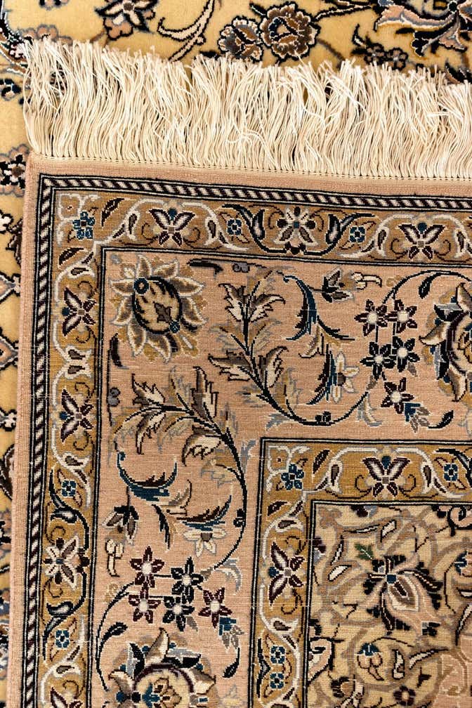 4' 6 x 7' 6 Nain Rug