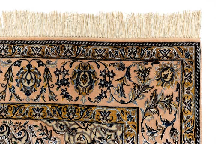 4' 6 x 7' 6 Nain Rug