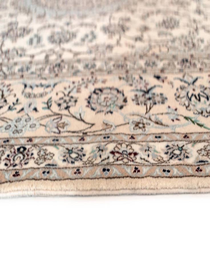 Detail image of 8' 6 x 11' 10 Nain Rug