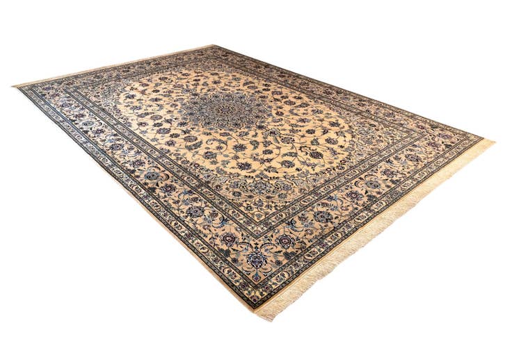 Detail image of 8' 6 x 12' Nain Rug