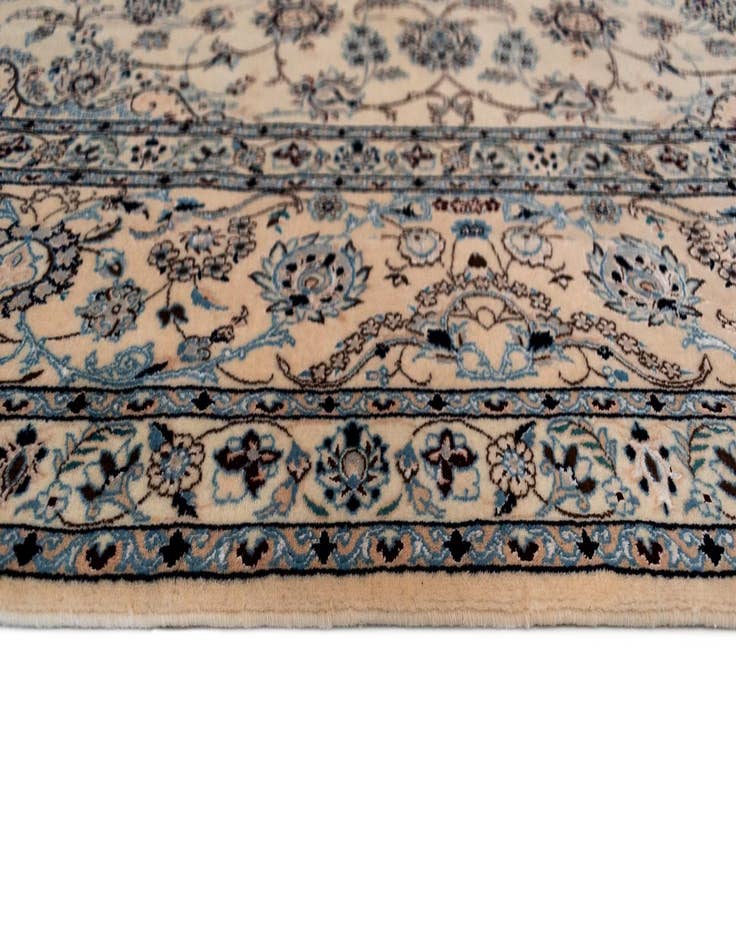 Detail image of 8' 6 x 11' 8 Nain Rug
