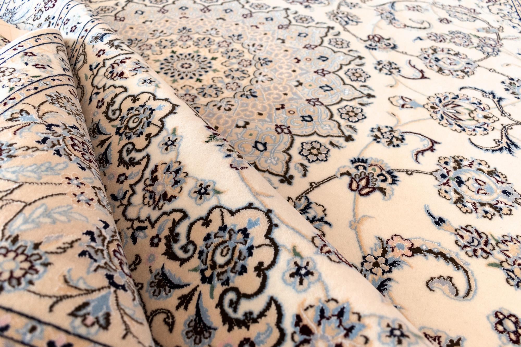 7' x 10' 5 Nain Rug