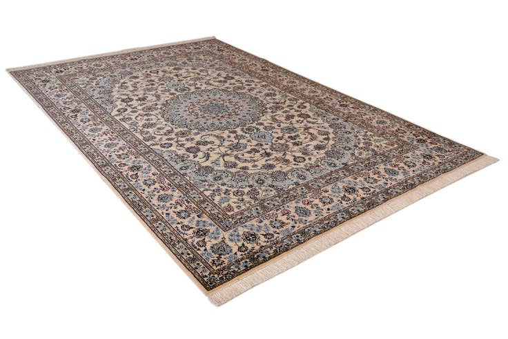 Detail image of 6' 9 x 10' 3 Nain Rug