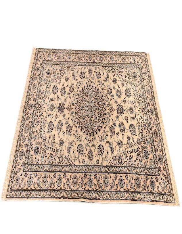 Detail image of 4' 3 x 6' 9 Nain Rug