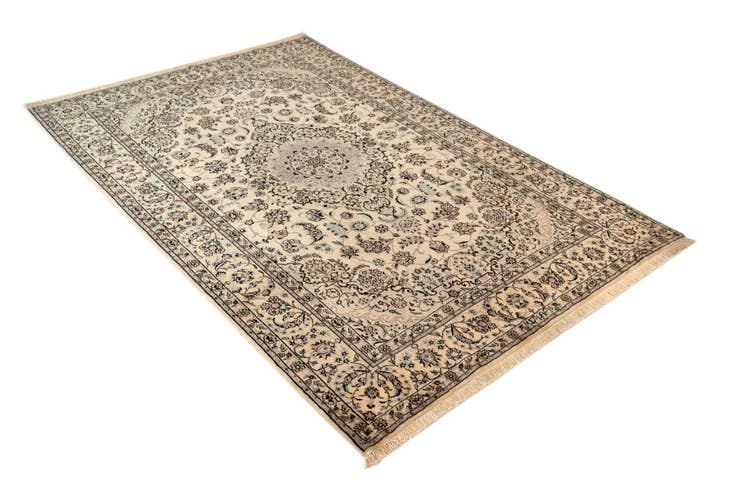 Detail image of 4' 5 x 6' 10 Nain Rug
