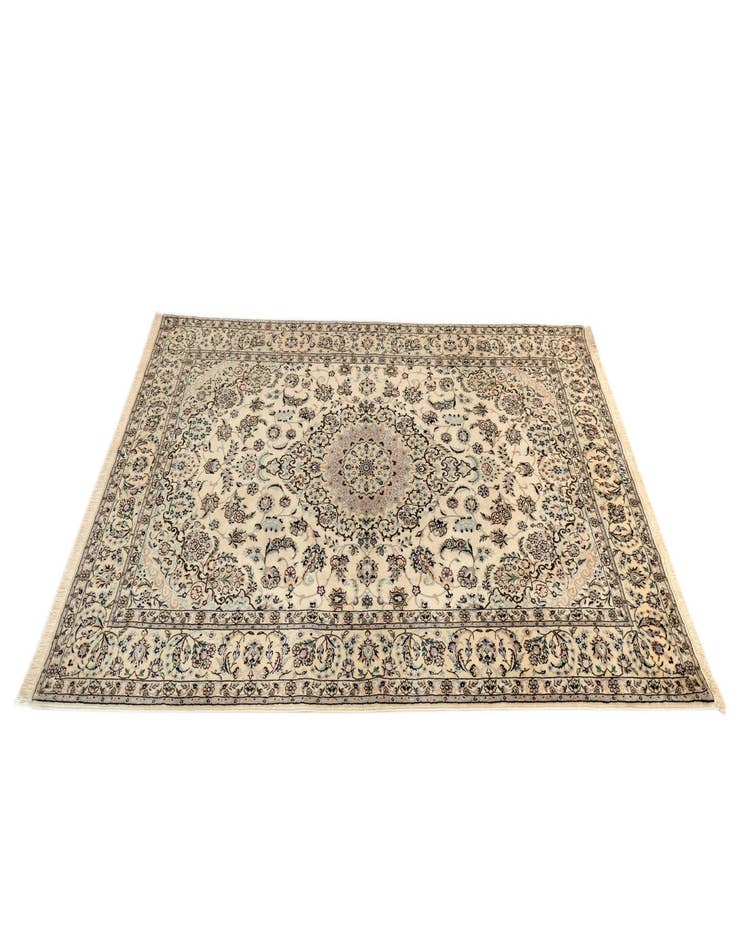 Detail image of 4' 5 x 6' 10 Nain Rug