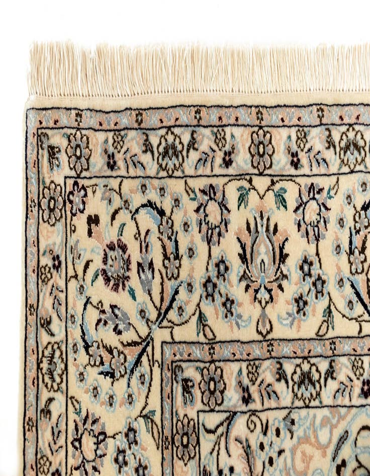 Detail image of 4' 5 x 6' 10 Nain Rug