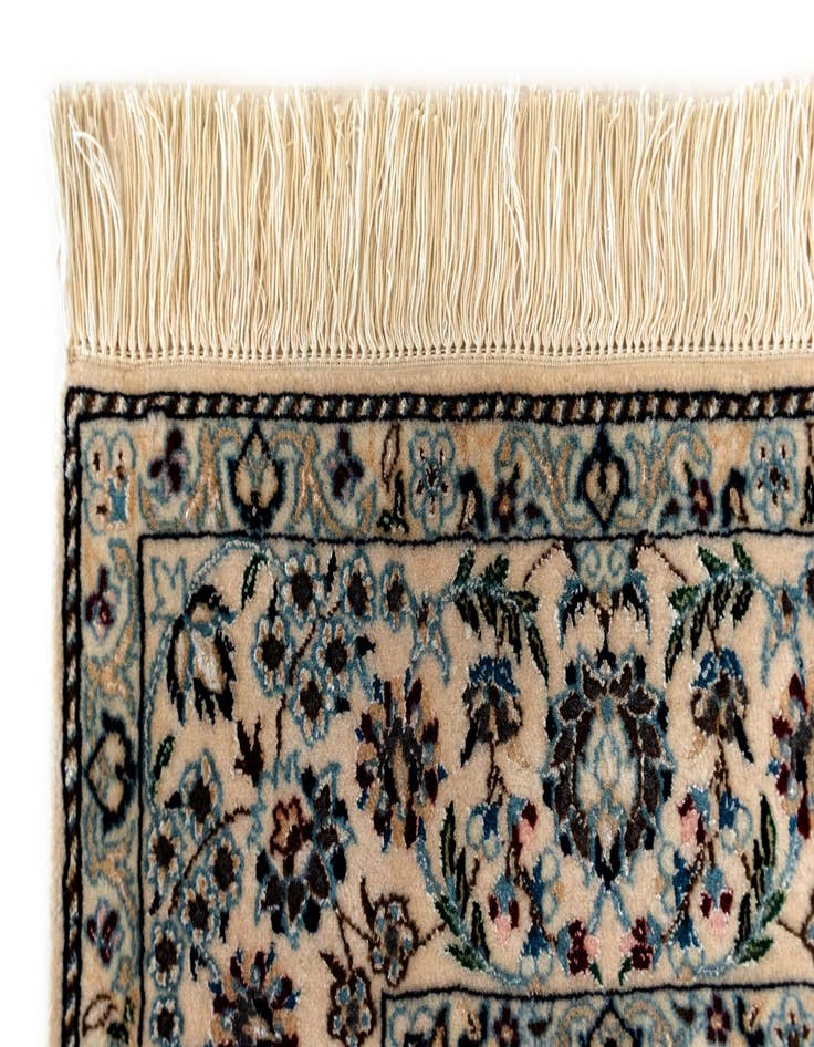 Detail image of 4' 2 x 6' 1 Nain Rug