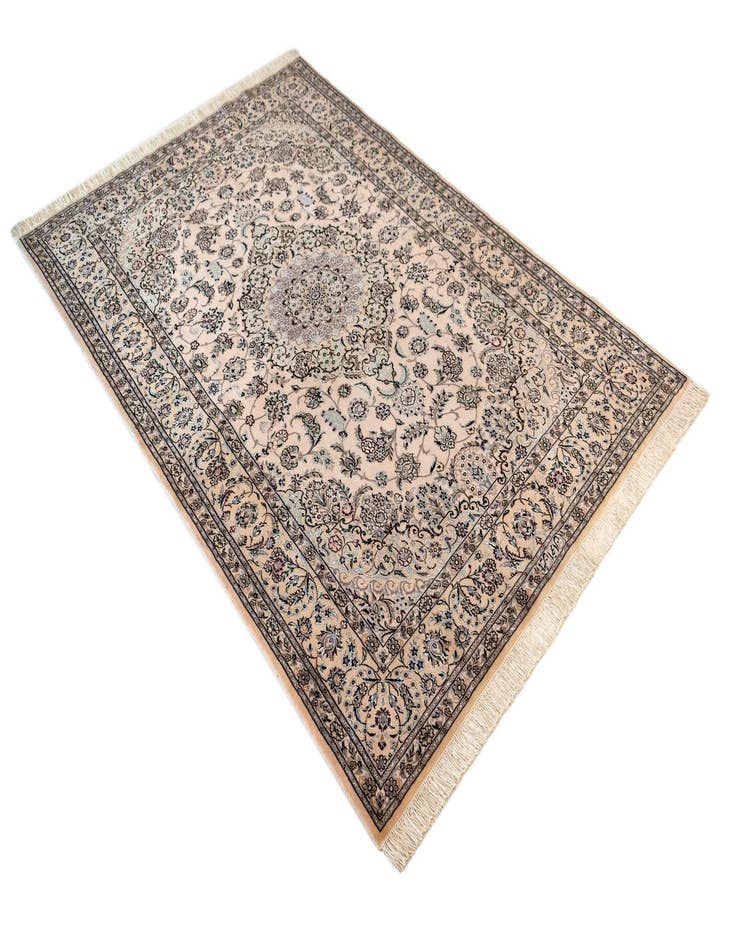 Detail image of 4' 7 x 6' 9 Nain Rug