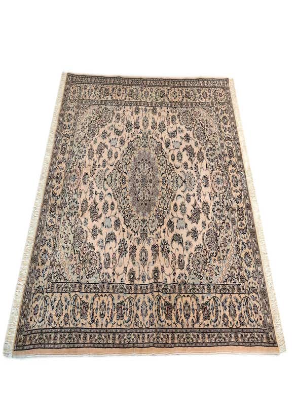 4' 7 x 6' 9 Nain Rug