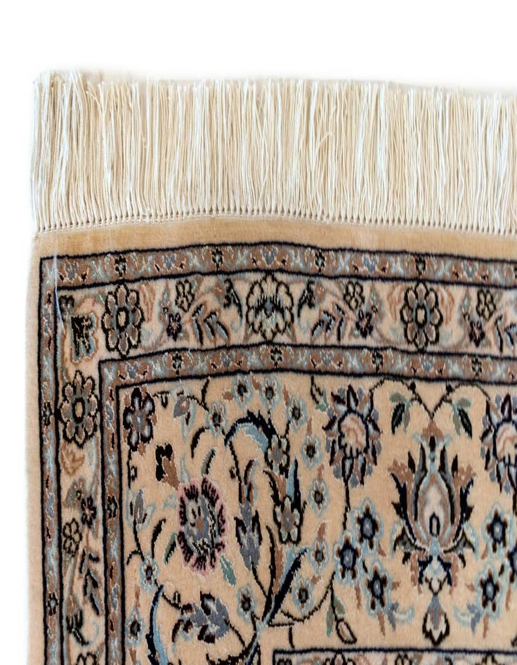 Detail image of 4' 7 x 6' 9 Nain Rug
