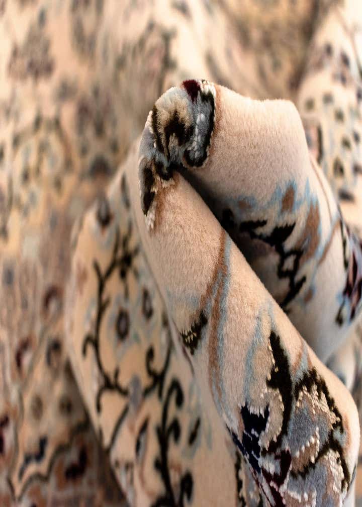 4' 7 x 6' 9 Nain Rug