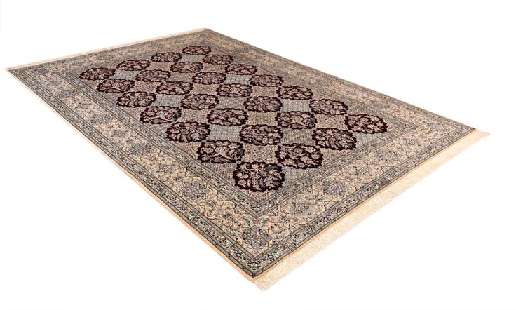 Detail image of 6' 10 x 9' 11 Nain Rug