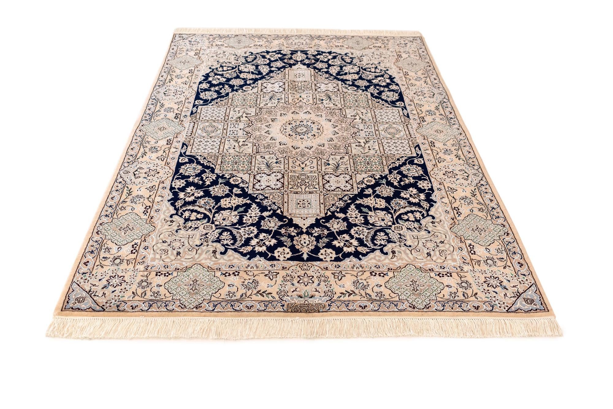 4' 2 x 6' 2 Nain Rug
