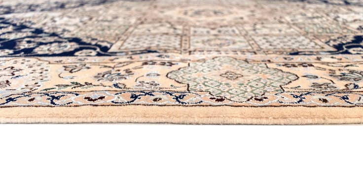 Detail image of 4' 2 x 6' 2 Nain Rug