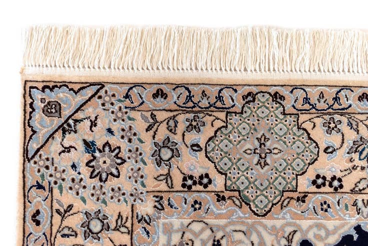 Detail image of 4' 2 x 6' 2 Nain Rug