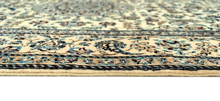 Detail image of 4' 2 x 6' 7 Nain Rug