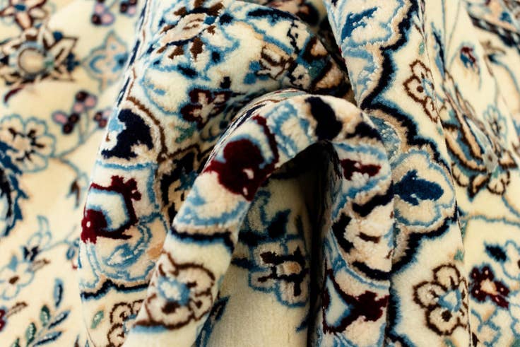 Detail image of 4' 2 x 6' 7 Nain Rug