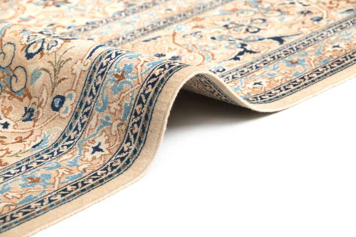 5' 7 x 9' 2 Hand Knotted Nain Rug
