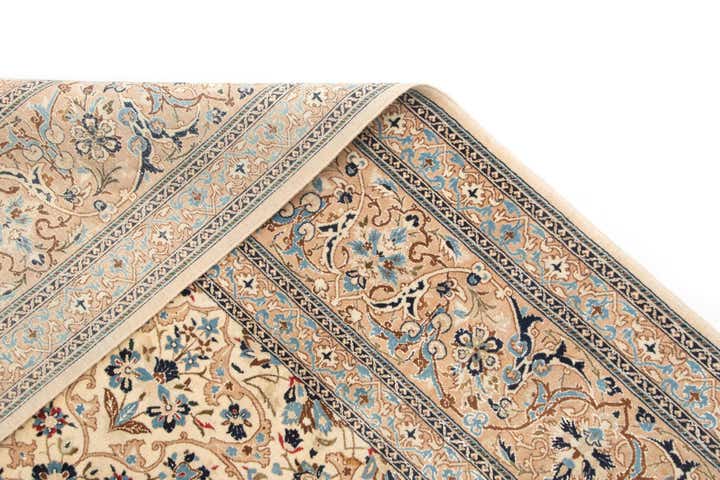 5' 7 x 9' 2 Hand Knotted Nain Rug