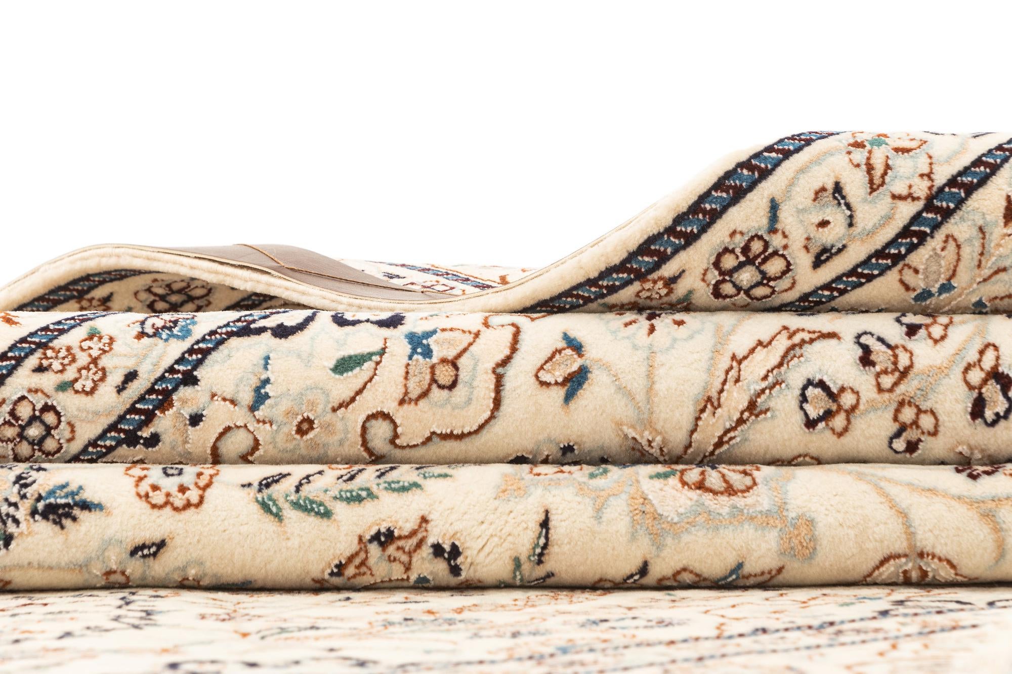 4' 11 x 7' 8 Hand Knotted Nain Rug