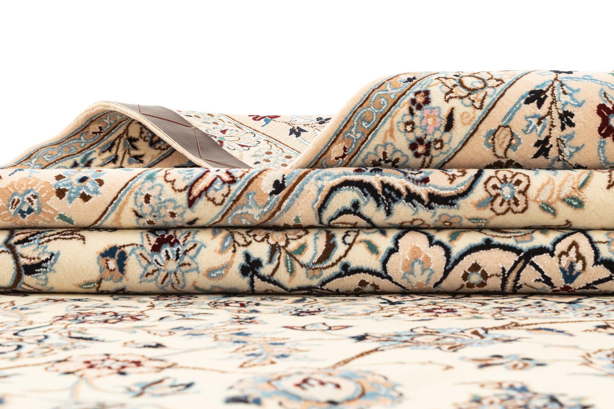 6' 11 x 10' 2 Hand Knotted Nain Rug
