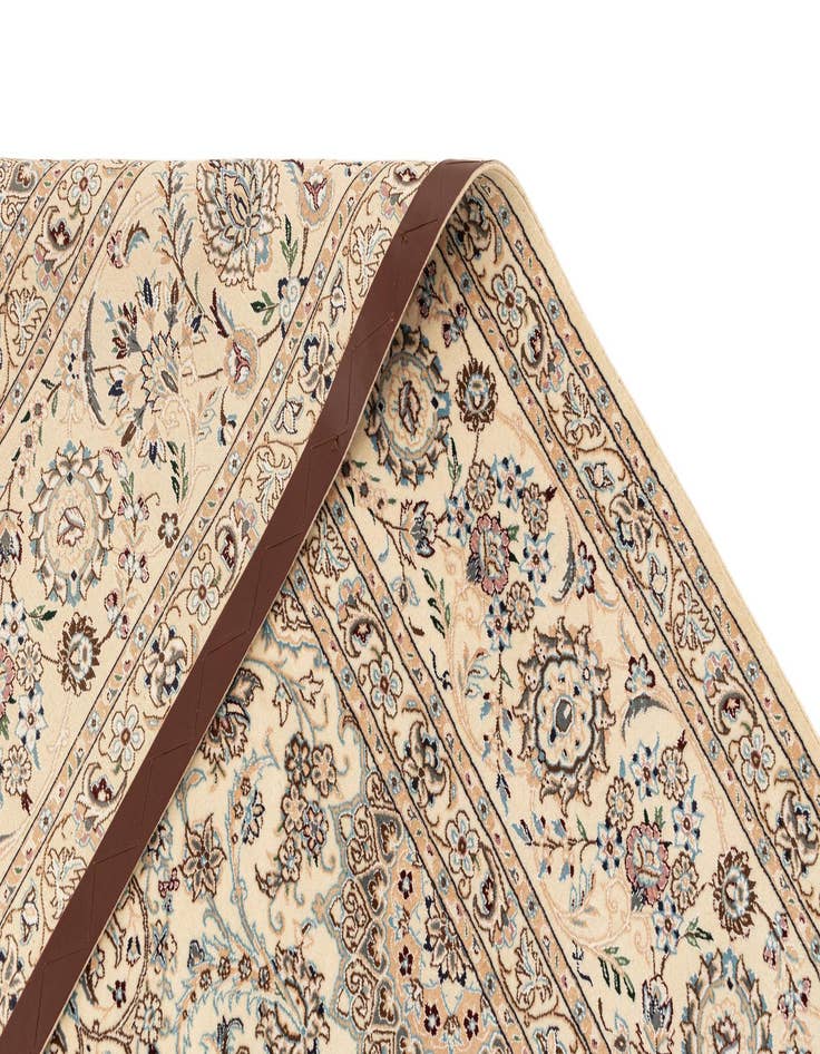 Detail image of 6' 6 x 9' 10 Nain Rug