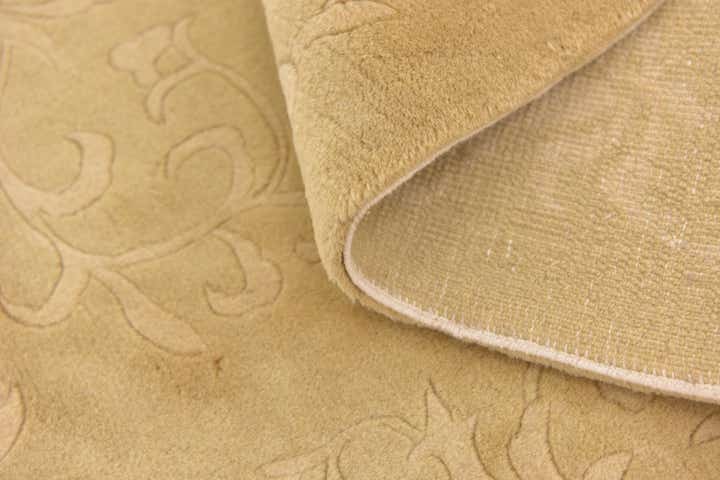 4' 7 x 6' 7 Hand Knotted Nepal Wool Rug